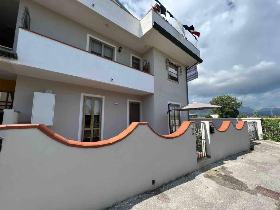 Appartamento Sunflower Viareggio Exterior foto