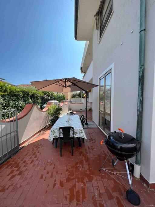 Appartamento Sunflower Viareggio Exterior foto
